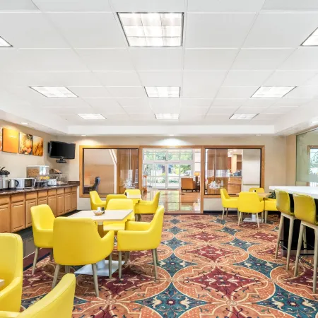 Comfort Suites
