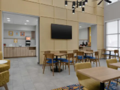 햄프턴 인 & 스위트 로스웰 로즈웰 호텔