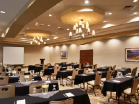 DoubleTree by Hilton Flagstaff Hotels in Flagstaff
