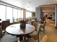 Premier Inn London Archway Hotel Hotels near Highgate