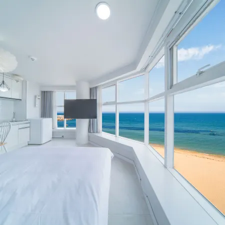 Gangneung Your Anmok Pension Отели рядом с достопримечательностью «Пляж Анмок»