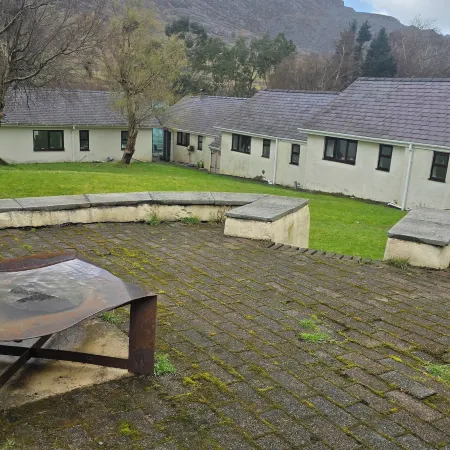 Snowdonia Mountain Lodge Отели рядом с достопримечательностью «Замок Долбадарн»