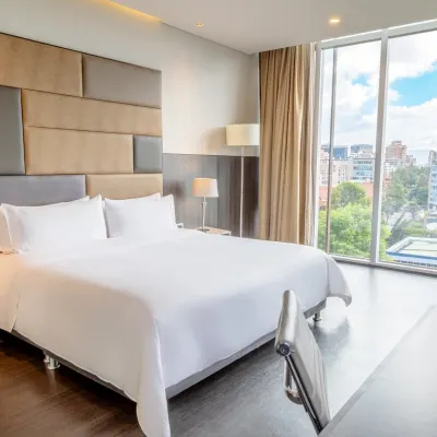 GHL Hotel Bioxury Отели рядом с достопримечательностью «Зона T»