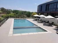 Amazing 1BR With River View in Waterfall-midrand - Pool