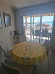 A beautiful beachfront flat for 4 people with a lovely terrace overlooking sea