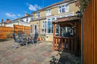 Spacious 5 Bedroom Family Home in Harrow