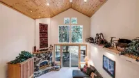 Pinewood Lodge by AvantStay