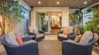 Seventh & Shore Stylish Seal Beach Home w/ Elevator, Fireplace + Bold Design - Wifi