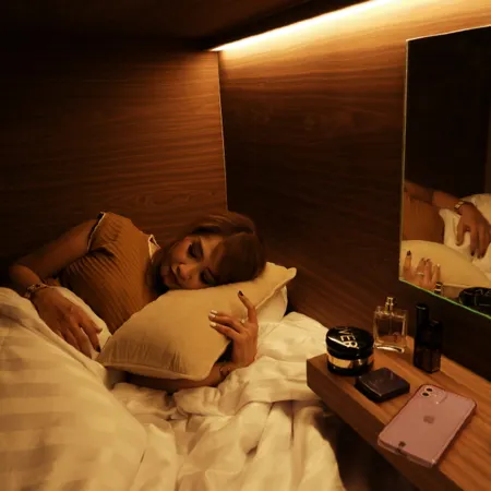Rosalyne Sleepbox Stasiun Tugu