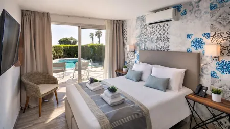 Leonardo Plaza Cypria Maris Beach Hotel & Spa