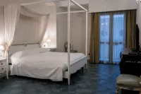 Marina Holiday & Spa