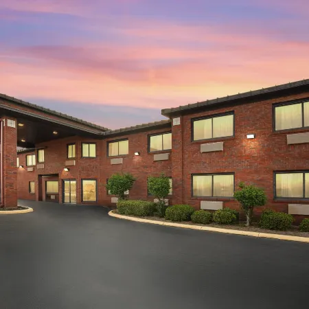Days Inn by Wyndham Phenix City Near Fort Benning