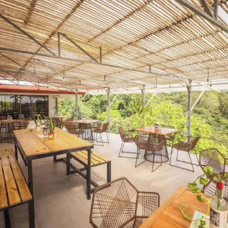 Alma Vida Hotel