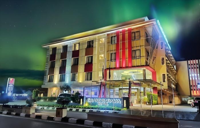 Grand Parama Hotel