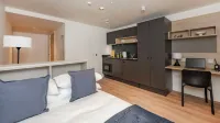 Student Only Straits Place Hotels in Newington