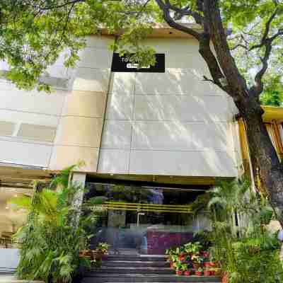 FabHotel Amour - Nr Mumbai International Airport Hotel Exterior