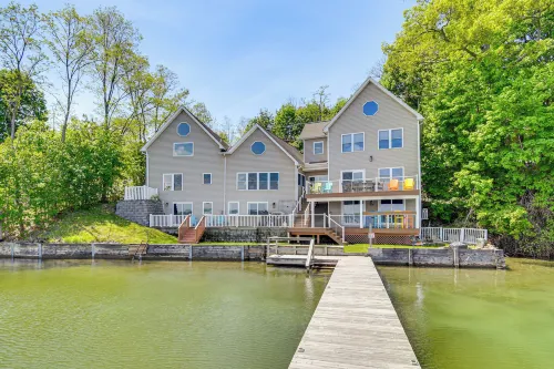Waterfront Seneca Lake House Fire Pit and Boat Dock - Homestays