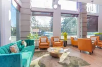 Sandman Signature Surrey-Guildford Suites - Cho phép mang theo thú cưng