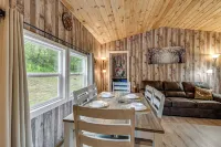 Woodland Cabin Near Wayne National Forest - 3-Star