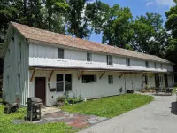 Hay Loft Apartment in Barn - Goshen - Apartments