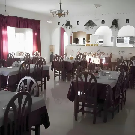 Nikos Hotel