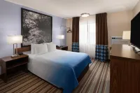 Super 8 by Wyndham Longmont/Twin Peaks