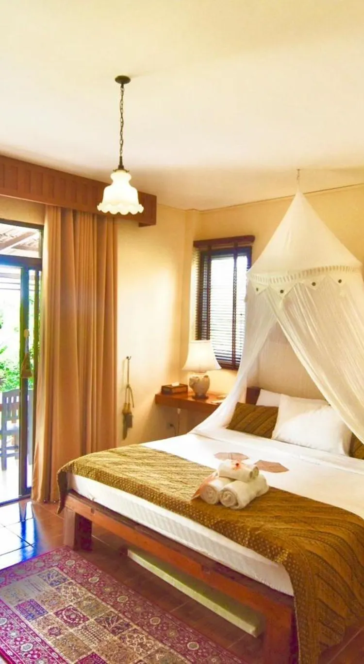 ห้องดีลักซ์ เตียงใหญ่ พร้อมวิวสวน