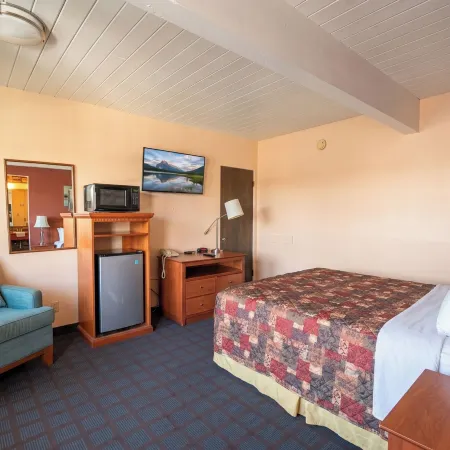 Travelers Inn by OYO Longview Kelso