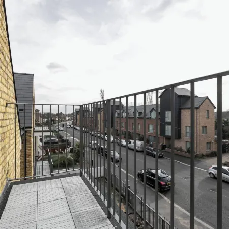 Skyvillion -Vineyard Court- Enfield 1Bed W/Balcony