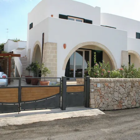 Apartment 2 with Pool and Sea View