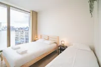 Spacious City Retreat with Balcony -  Ferienwohnungen