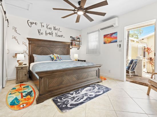 Walk to Duval! - Cozy  Key West  Cottage!