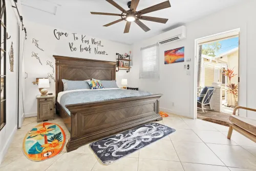 Walk to Duval! - Cozy  Key West  Cottage! - บ้านพักหลังเล็ก