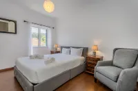 GuestReady-Charming Retreat with Terrace - 2 stelle