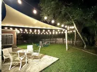 Spacious 5 Bedroom Home, two blocks to FSU. Oversized parking for up to 8 cars - Alojamientos