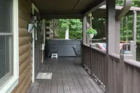 Hillside: Cosby 'Cozy Cove' Cabin w/ Hot Tub - Wifi