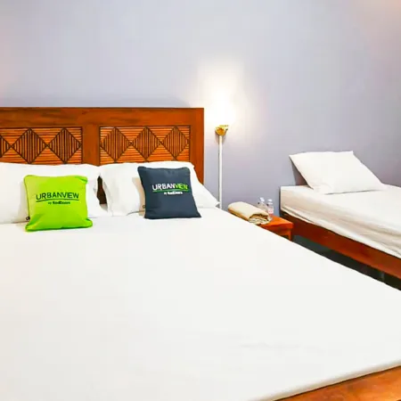 Urbanview Earlyta Inn Syariah Near Stasiun Tegal
