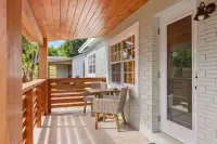 Private Pool Patio Games BBQ Family Fun - Homestays