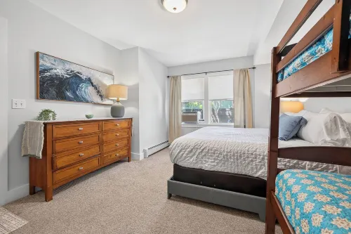 Private, 1st Floor Cottage, 5 Minute Walk to Beach- Perfect for Families! - Jacuzzi