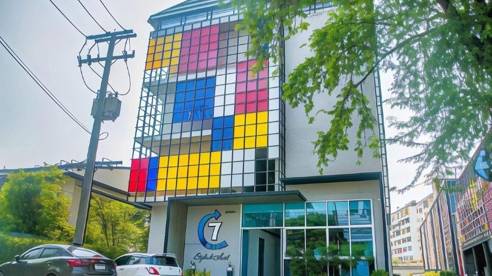 โรงแรมเซเว่น เดย์ ป่าตัน