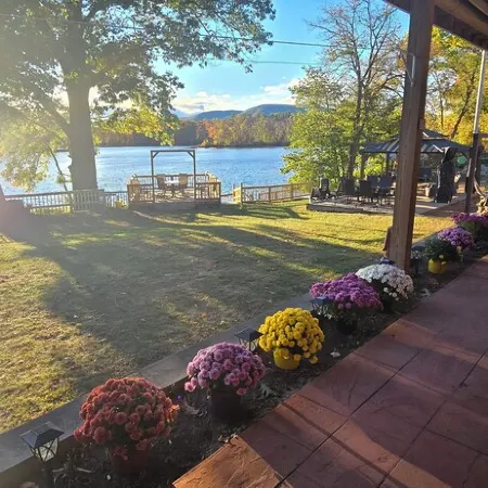 Upstate Waterfront Retreat 4000 sq ft with 2 Kitchens!!!