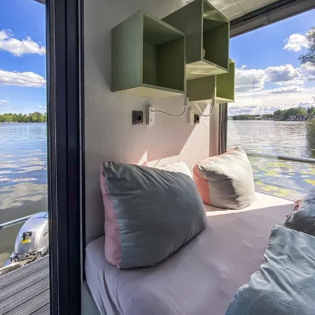 Houseboat Suite Grand Plaisir – Luxury Houseboat, No License Required