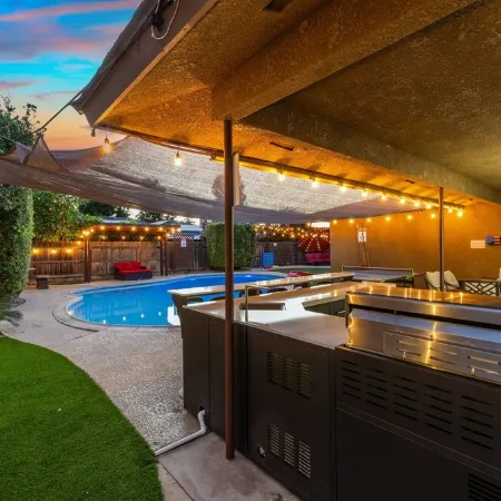 Marvel home w/ Pool, Gazebo, Movie Room, Gym, Traeger
