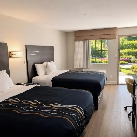 Lakeside Inn