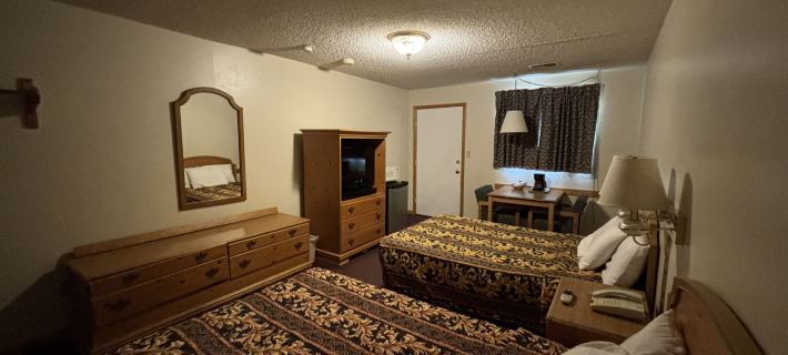 Four Seasons Lodge Hotels in Nicholas County