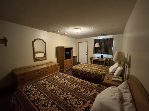Four Seasons Lodge - Pet Friendly