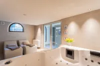 Villa Ida in Lenno with 3 Bedrooms and 2 5 Bathrooms - Villas