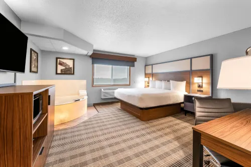 AmericInn by Wyndham Sauk Centre - 2-Star