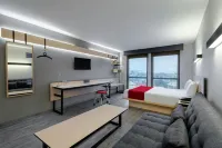 City Express by Marriott Guadalajara Aeropuerto - Parkplatz