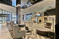 Hotel Courtyard by Marriott Montréal-Brossard - parking
